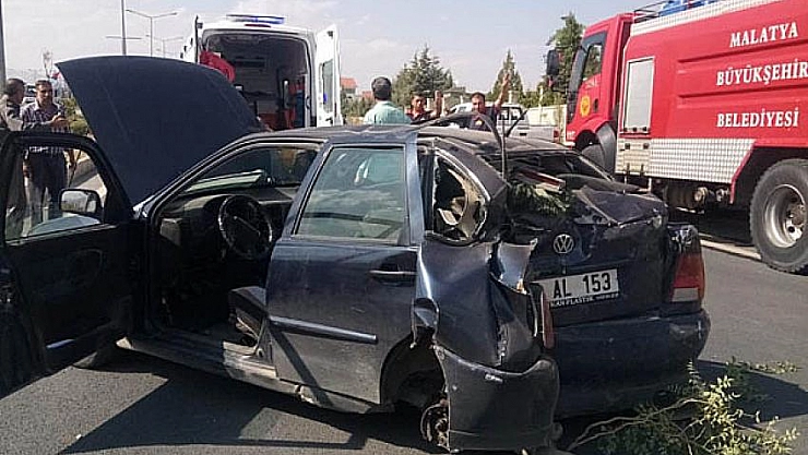 Otomobilin lastiği fırladı 