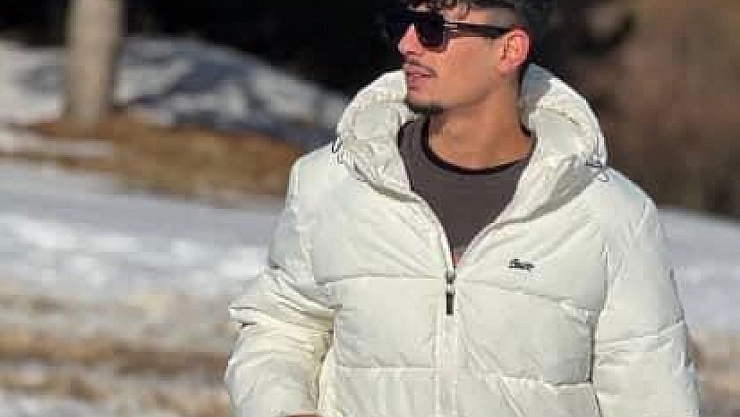 Otomobille çarpışan motosikletli genç hayatını kaybetti