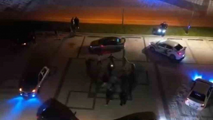Otomobilleriyle 'kutu kutu pense' oynadılar