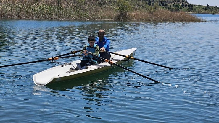 Özel gereksinimli çocuklar kürek sporuyla tanıştı
