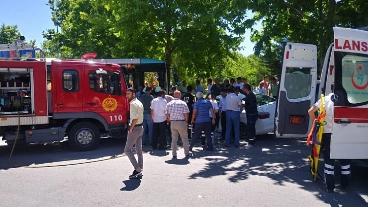 Halk otobüsü ile otomobil çarpıştı