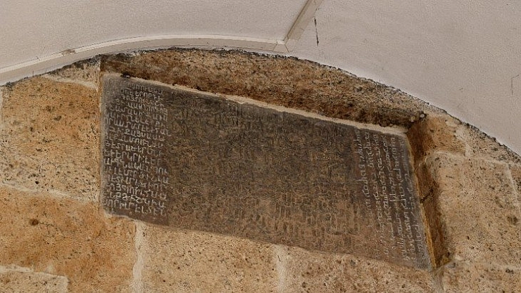 803 yıllık kitabe