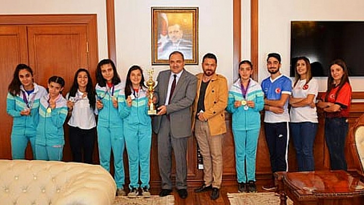 Özel Sporcular Valilikte