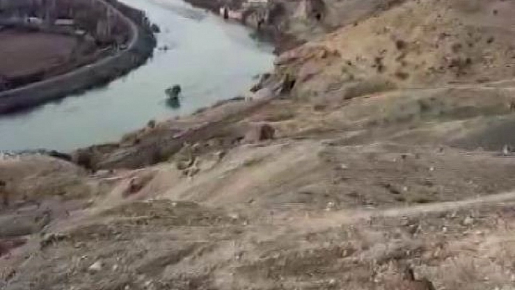 Palu'nun keyfini dağ keçileri çıkarıyor