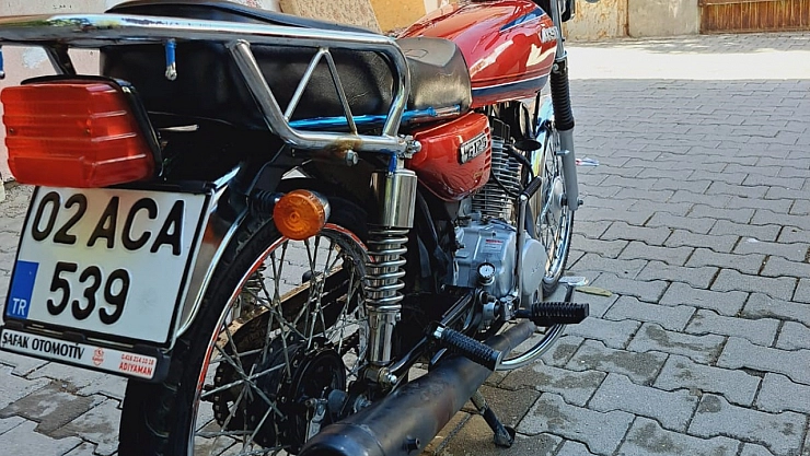 Park halindeki motosiklet çalındı