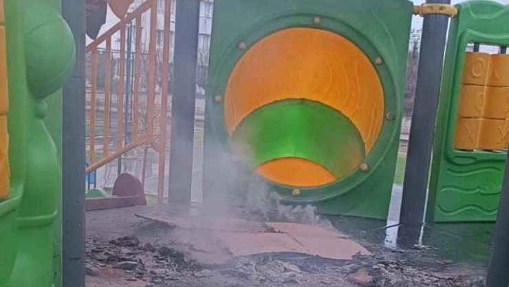 Parkta Yangın Çıkartan Kimliği Belirsiz Şahıslar Kaçtı