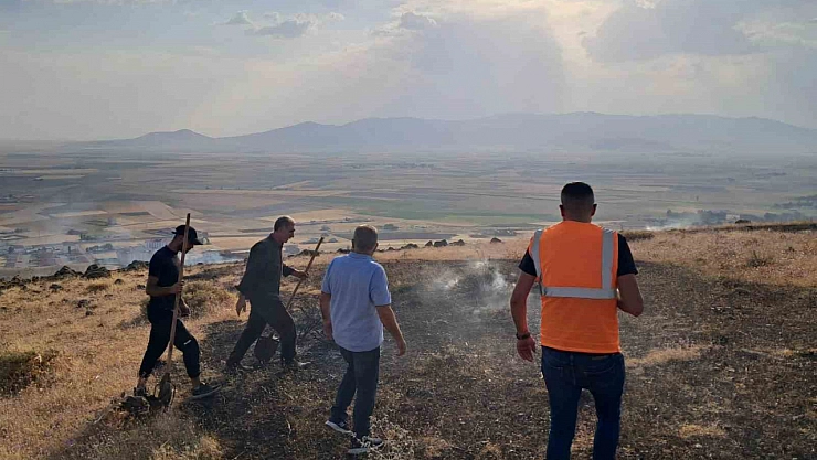 Dağlık alanda çıkan ot yangını kontrol altına alındı