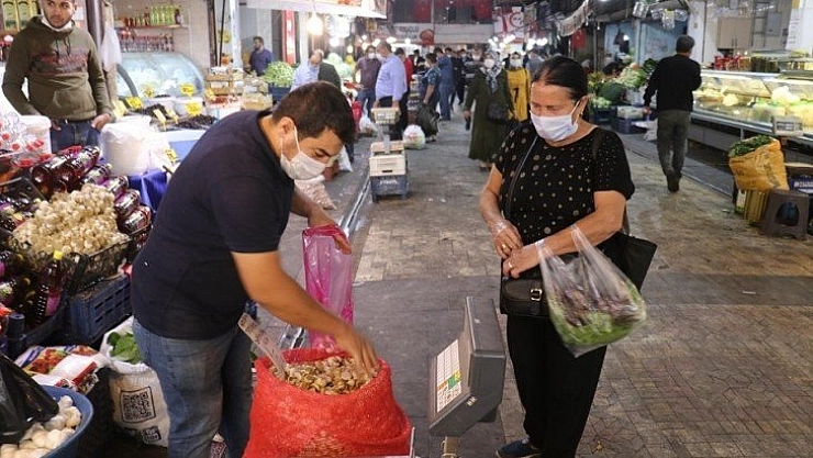 Pazarcıları marketler ve virüs vurdu