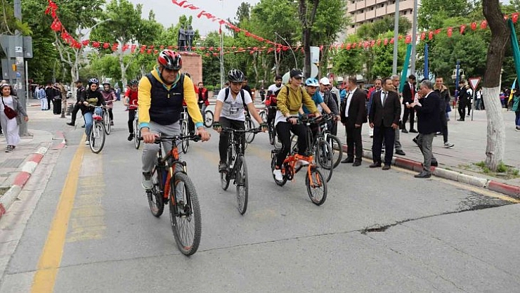 Pedallar Gençlik Haftası için çevrildi