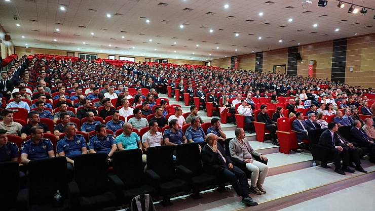 Polis adaylarına motivasyon konferansı