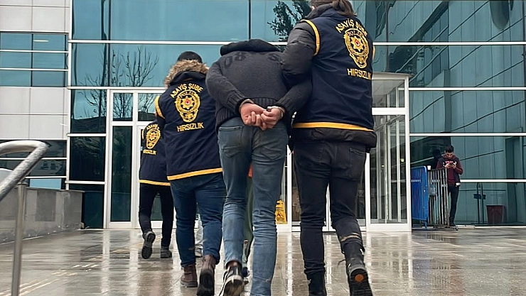 Polisler suç üstü yakaladı