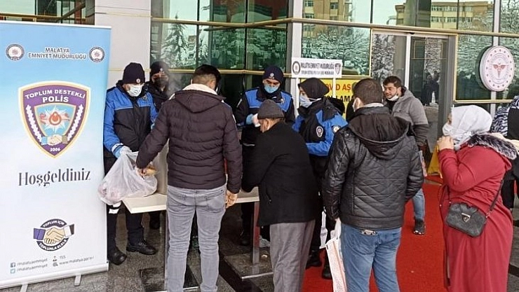 Polisten çorba ikramı