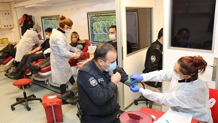 Polisten kan bağışı