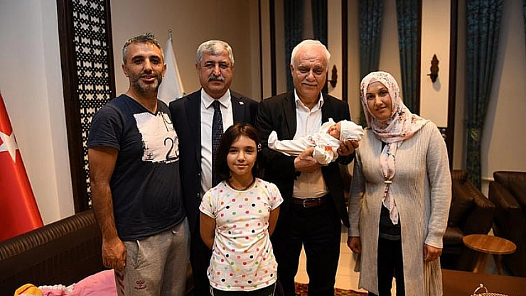 Hatipoğlu bebeğin ismini koydu 