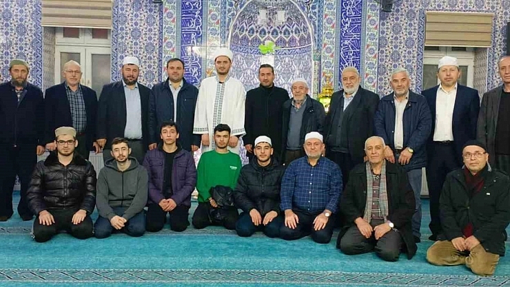 Eskişehirliler teravihi enderun usulü kılıyor