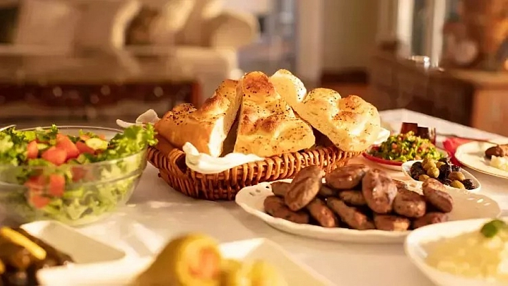 Ramazan'da nasıl beslenilmeli? Hangi yiyeceklerden kaçınılmalı?