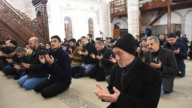 Regaip Kandili dualarla idrak edildi