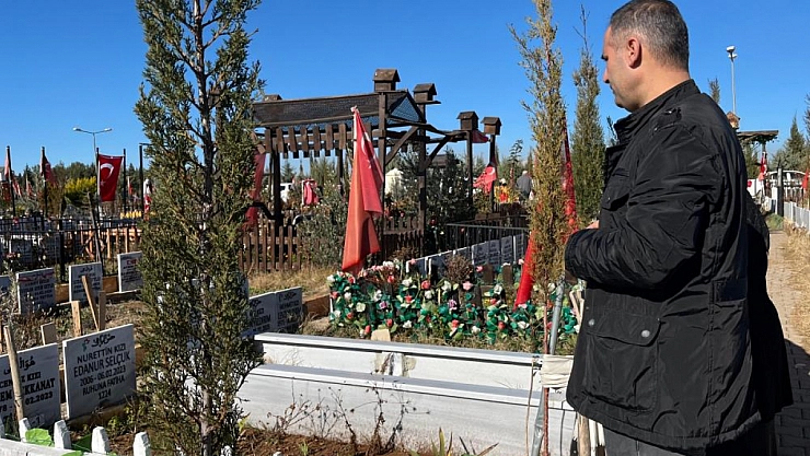 Regaip Kandili'nde Mezarlıklara Ziyaretçiler Akın Ettiler!