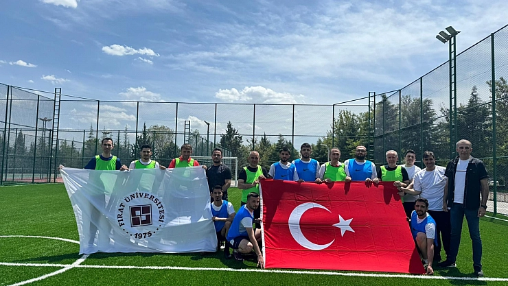 Rektör Göktaş, öğrencilerle maç yaptı!
