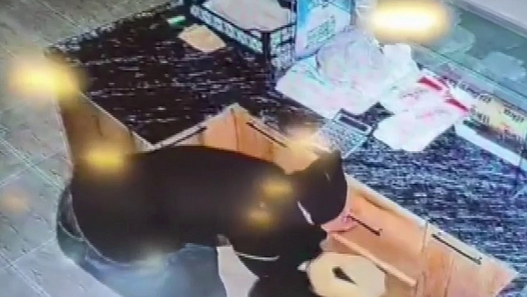 Sadaka kutusu çalındı