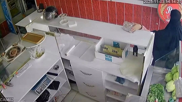 Sadaka kutusunu çaldı