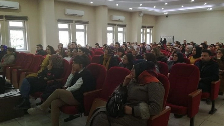 300 sağlık personeli katıldı