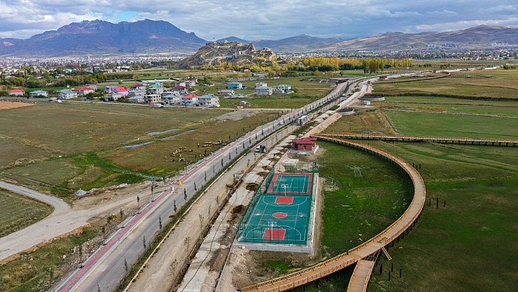 Sahil Yolu ağaçlandırılıyor