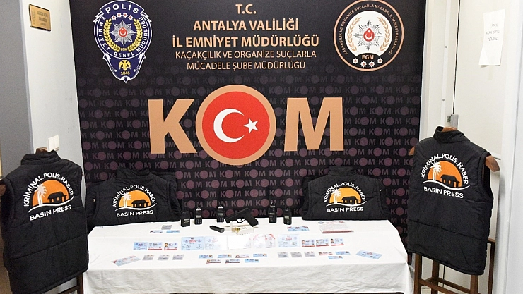 Sahte basın kartı ile dolandırmışlar!