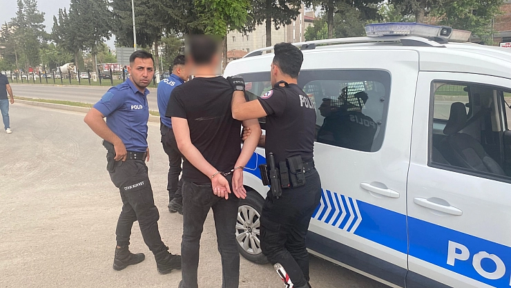 Sahte komiser, gerçek polislere yakalandı