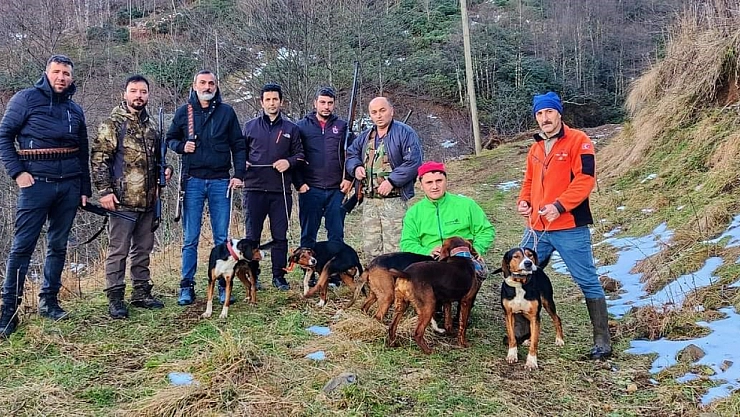 Avcılar domuz avına çıktı