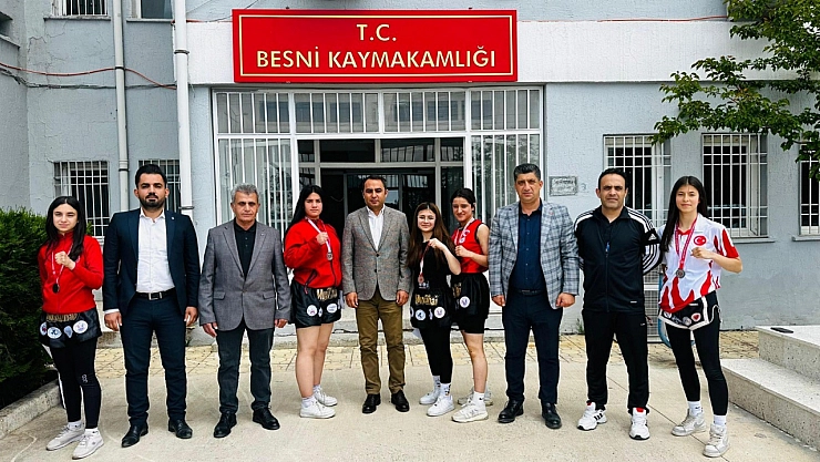 Şampiyon sporculardan Kaymakam Partal'a ziyaret