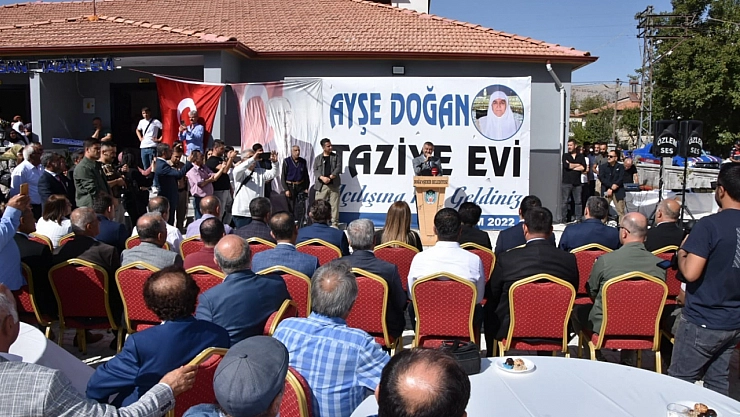 Latif Doğan'dan annesi adına taziye evi
