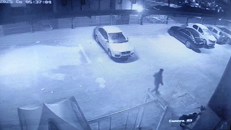Şanlıurfa'da ayakkabı hırsızlığı kamerada