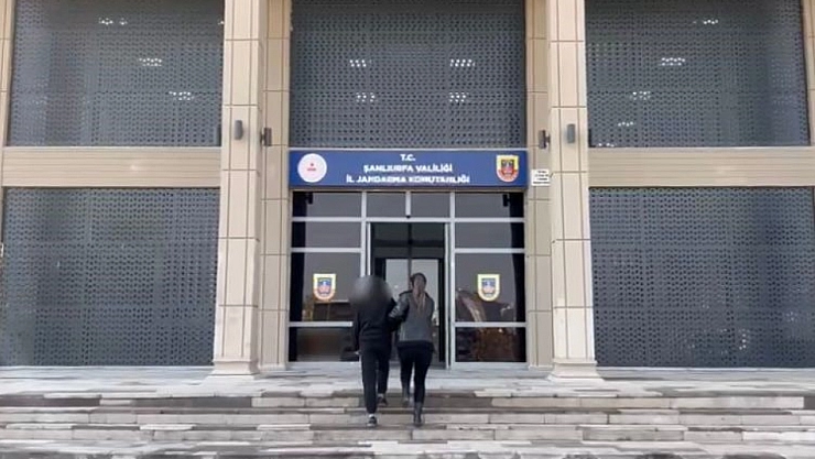 Şanlıurfa'da kadın terörist teslim oldu