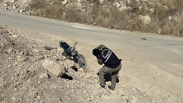 Şarampole yuvarlanan motosikletin sürücüsü ağır yaralandı