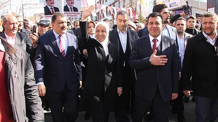 Seçim bürosu coşkuyla açıldı 