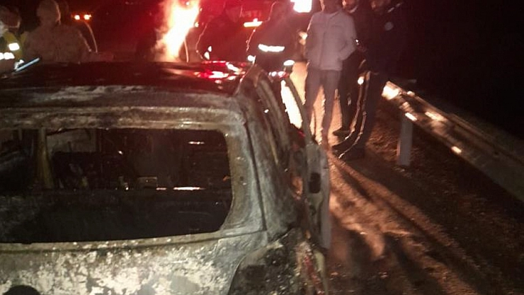 Seyir halindeki araç alev aldı