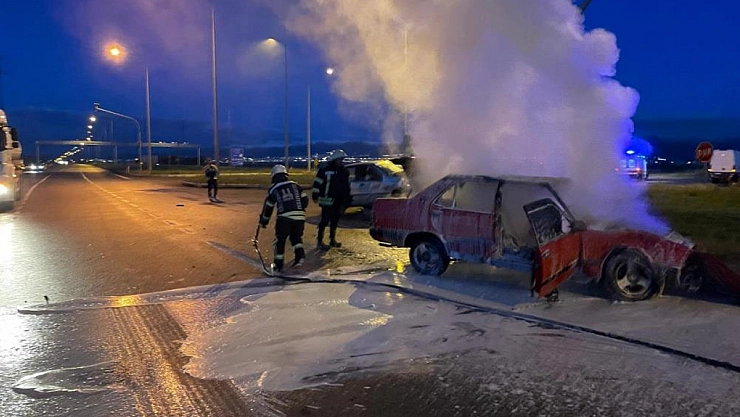 Seyir halindeki araç yandı!