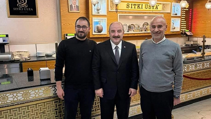 Sıtkı Usta devlet erkanını ağırlıyor