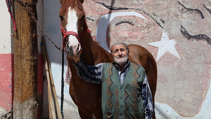 Sivas'ın Son Nalbantı Zamana Meydan Okuyor