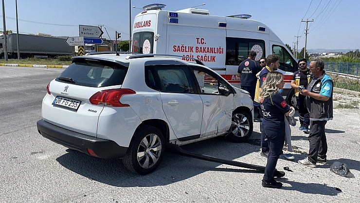 Sivas'ta Ambulans Kazası: 5 Yaralı!