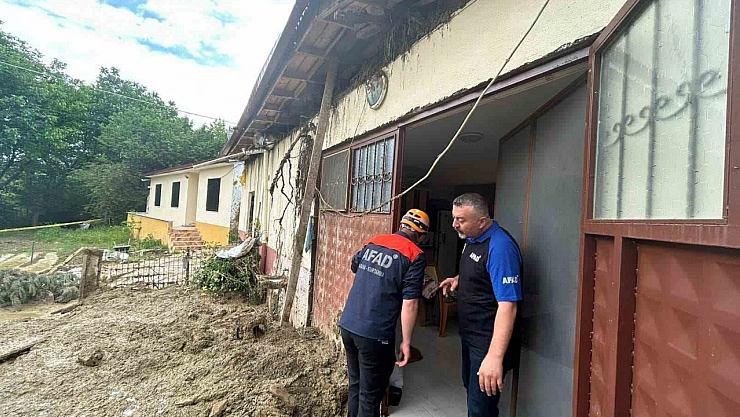 Komşu'da afet! Facianın önünde dönüldü...