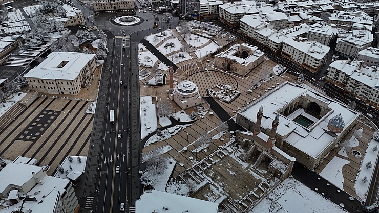 Sivas'ta kar kalınlığı 10 santimetreyi buldu