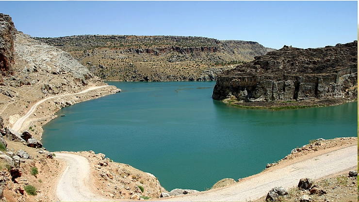 Sivas, Tunceli, Elazığ, Malatya, Diyarbakır, Adıyaman, Gaziantep'ten geçiyor. Dicle Nehri'yle birleşiyor!