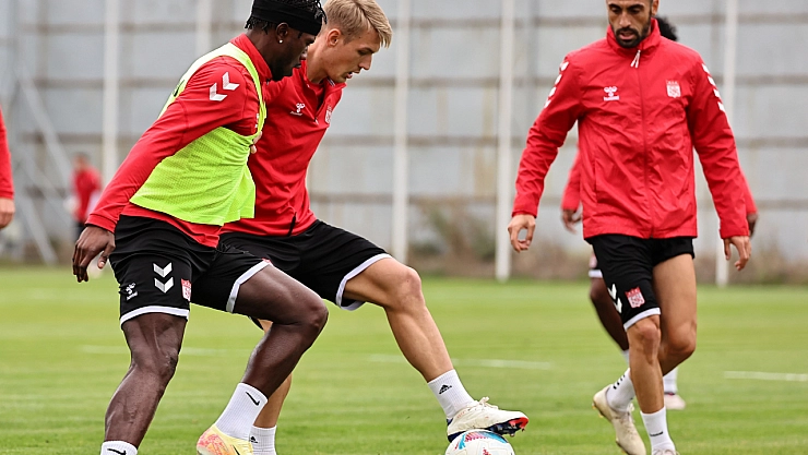 Sivasspor'da Başakşehir maçı hazırlıkları başladı