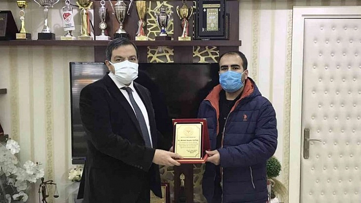 Ulutaş'a plaket