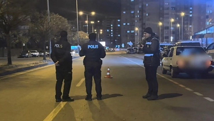 Şok uygulamalarda 3 aranan şahıs yakalandı