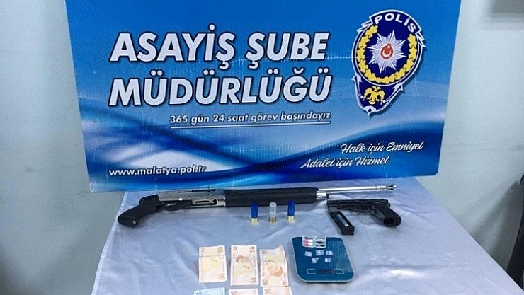 Polisi görünce kaçtılar