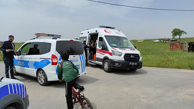 Sokak ortasında arkadaşını bıçakladı