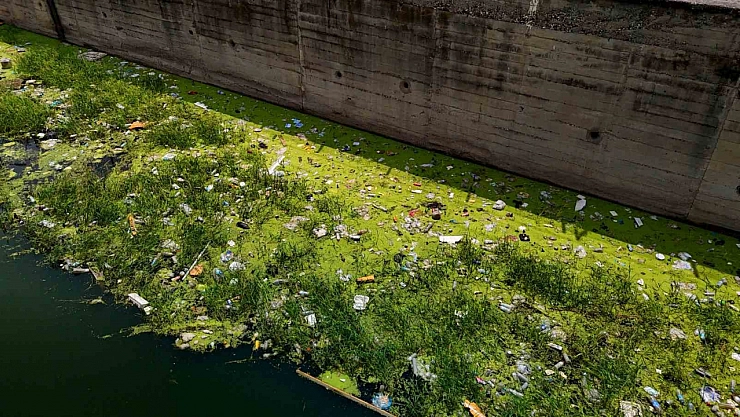 'Venedik' olması beklenen kanal, çöplüğe döndü